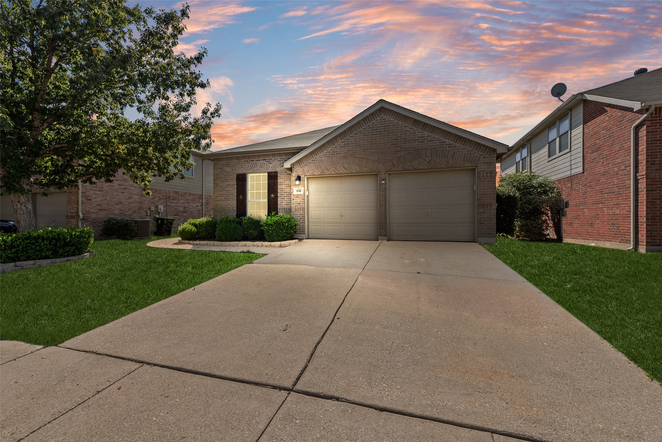 1234 Mallard Creek Aubrey TX 76227