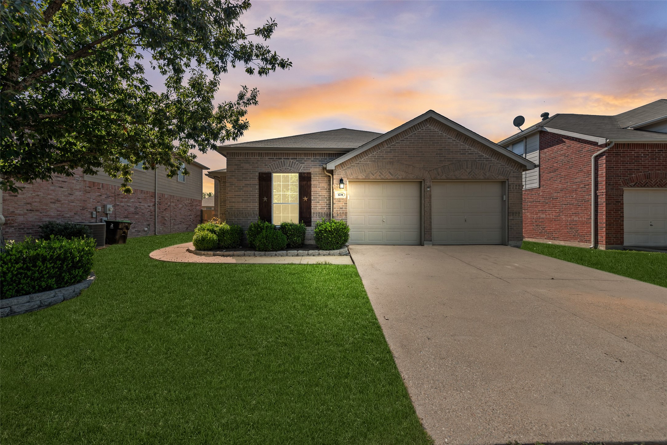 1234 Mallard Creek Aubrey TX 76227