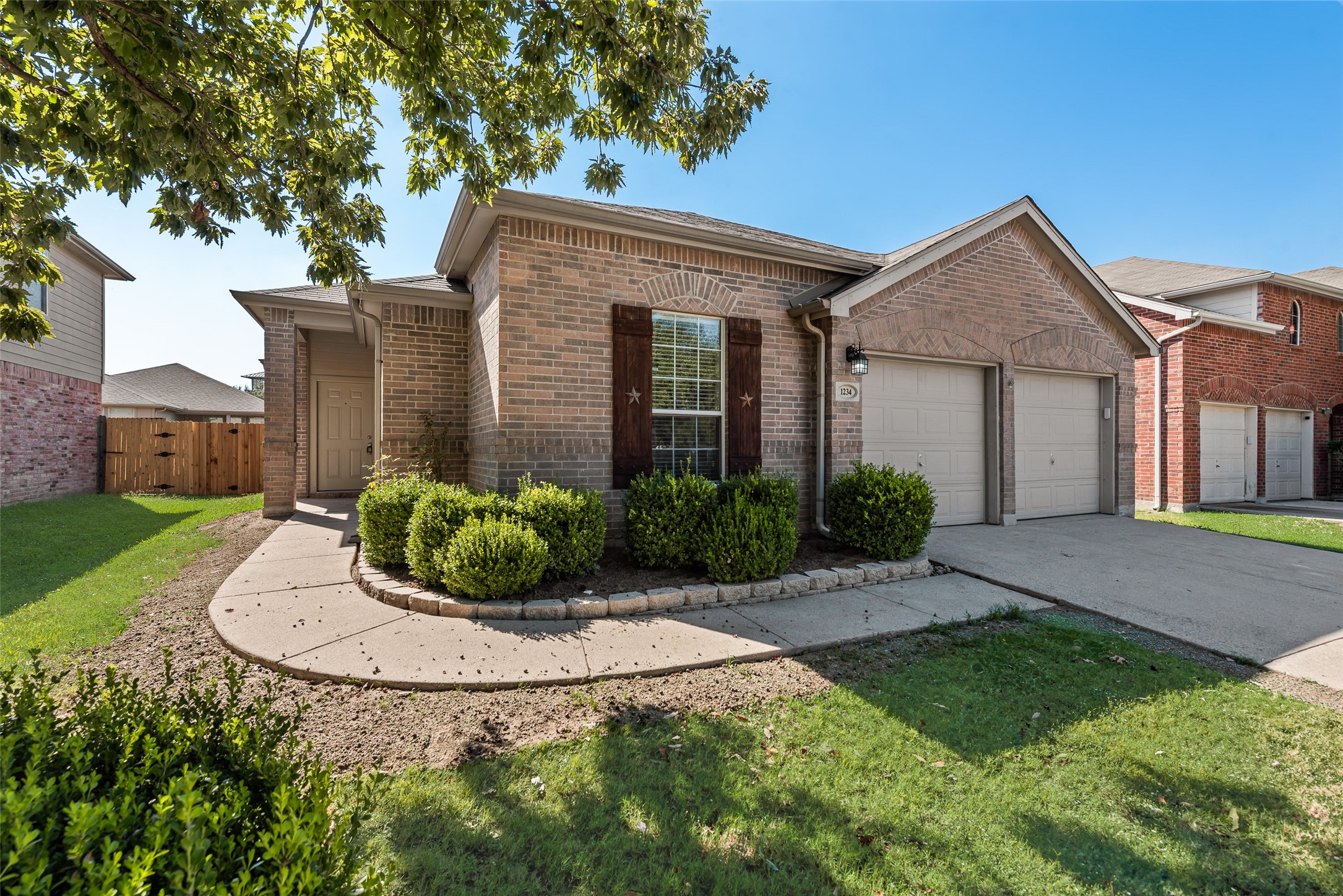 1234 Mallard Creek Aubrey TX 76227