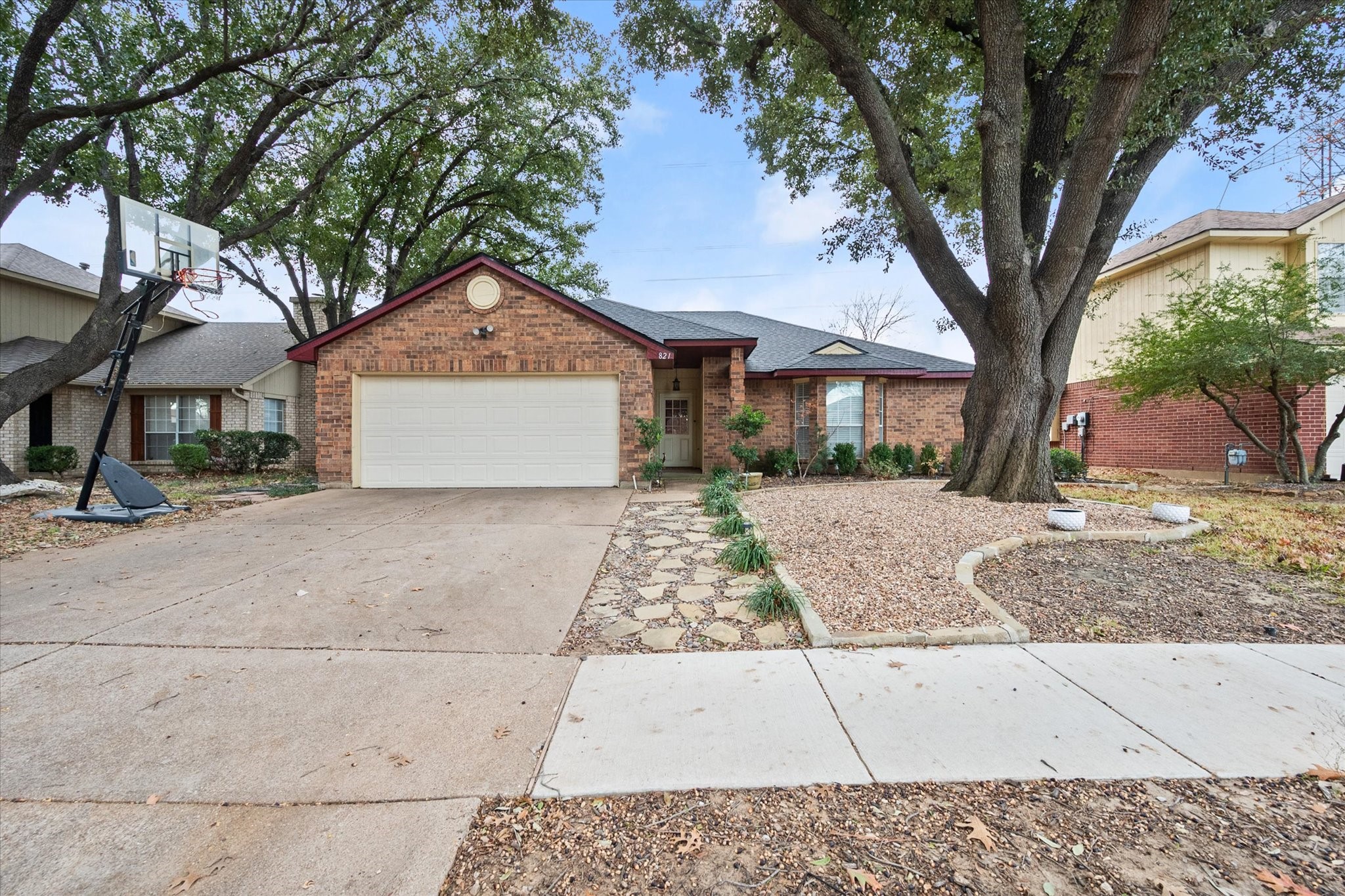 2821 Garden Grove Road Grand Prairie TX 75052