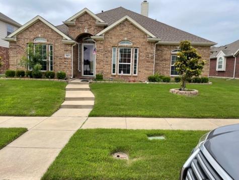 813 Graystone Drive Garland TX 75043