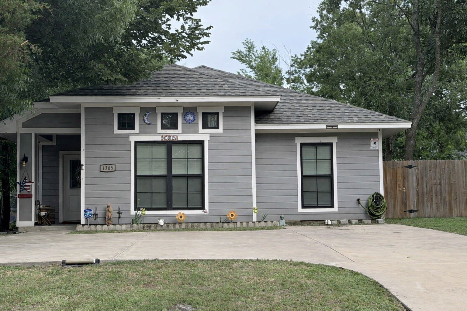 1305 E 6th Avenue Corsicana TX 75110