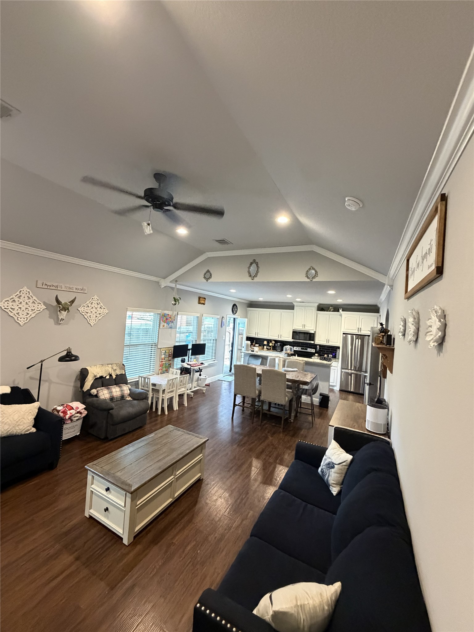 1305 E 6th Avenue Corsicana TX 75110