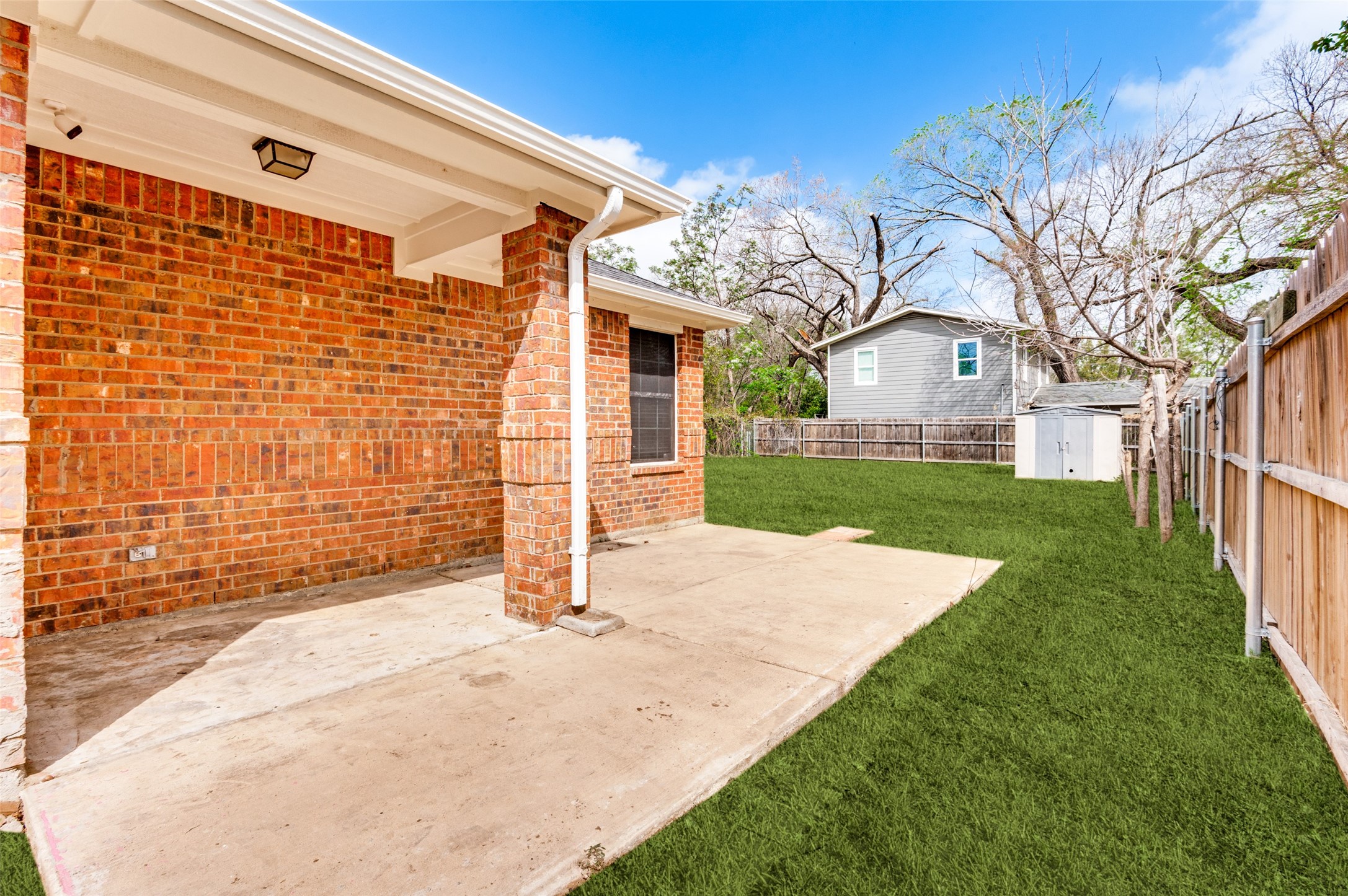 1011 Houston Street Arlington TX 76012