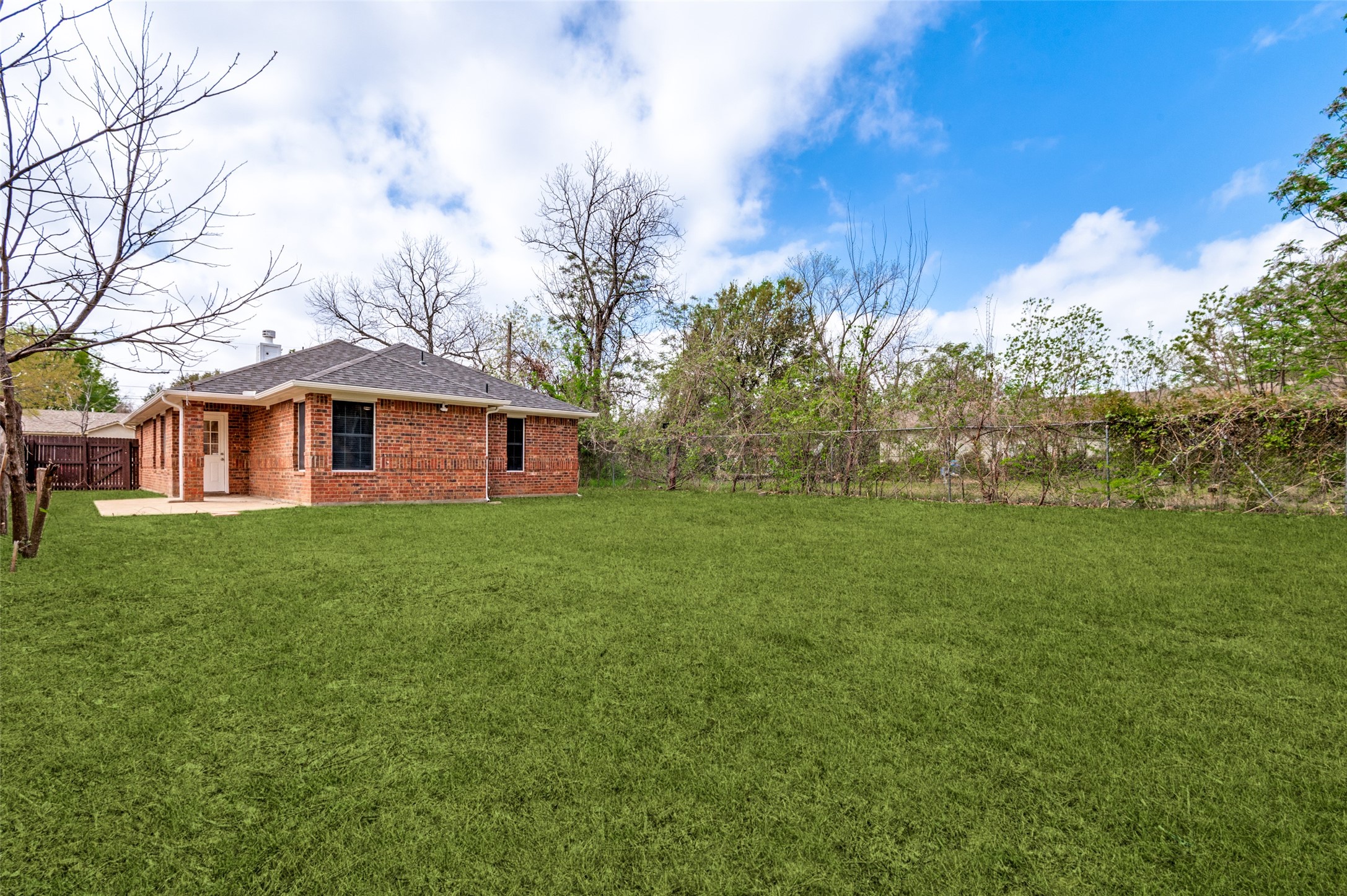 1011 Houston Street Arlington TX 76012