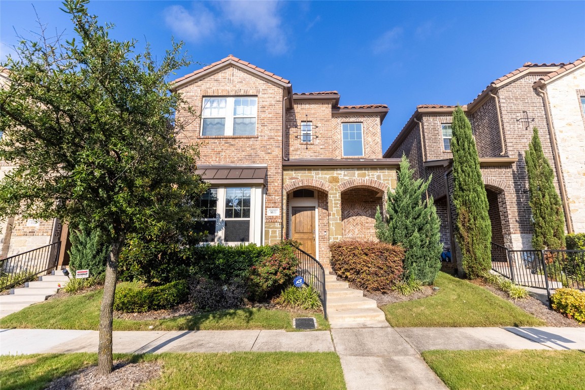 6611 Deleon Street Irving TX 75039