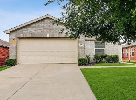 1613 Crown Point Drive Little Elm TX 75036