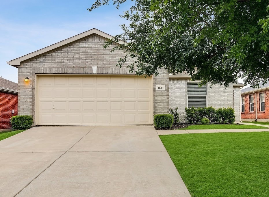 1613 Crown Point Drive Little Elm TX 75036