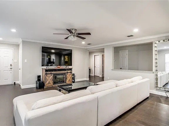 1613 Crown Point Drive Little Elm TX 75036