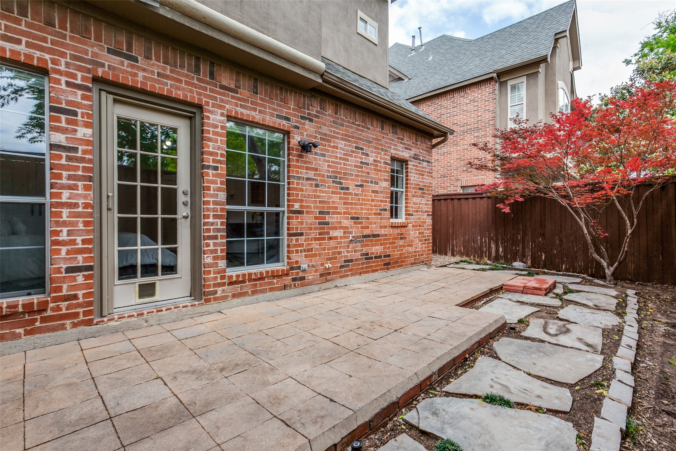 4150 Towne Green Circle Addison TX 75001
