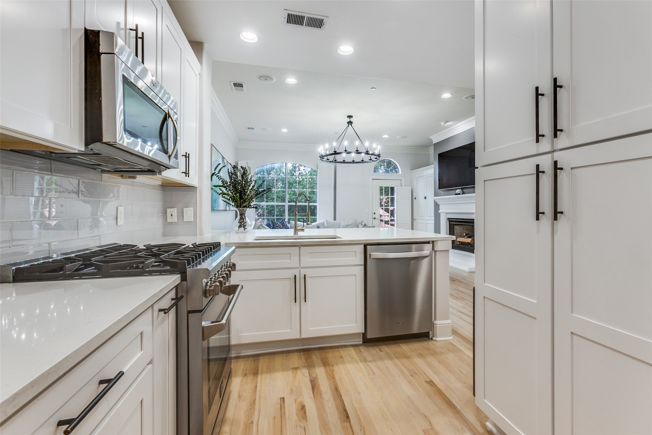 4150 Towne Green Circle Addison TX 75001