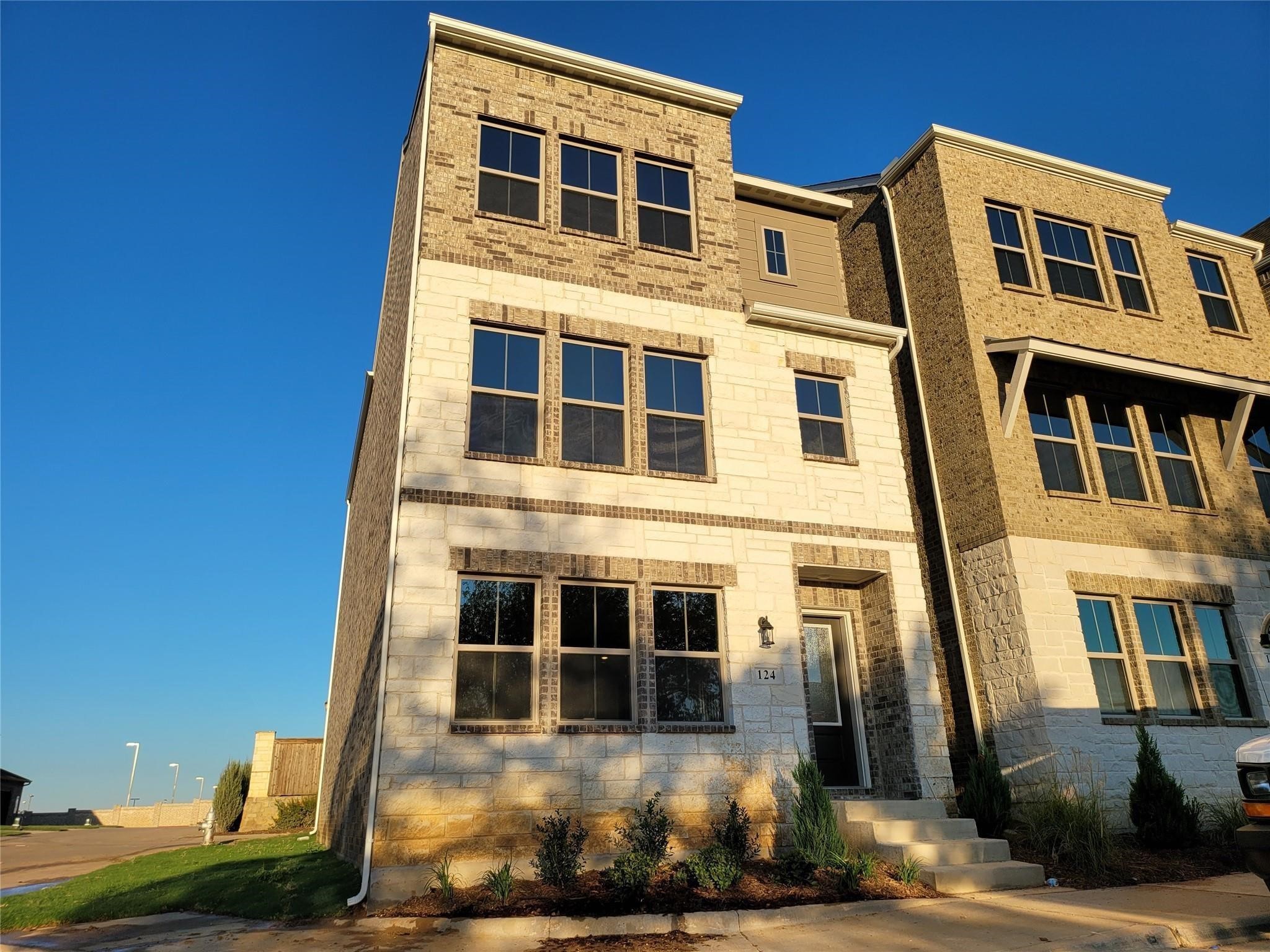 124 Settlers Way Euless TX 76040