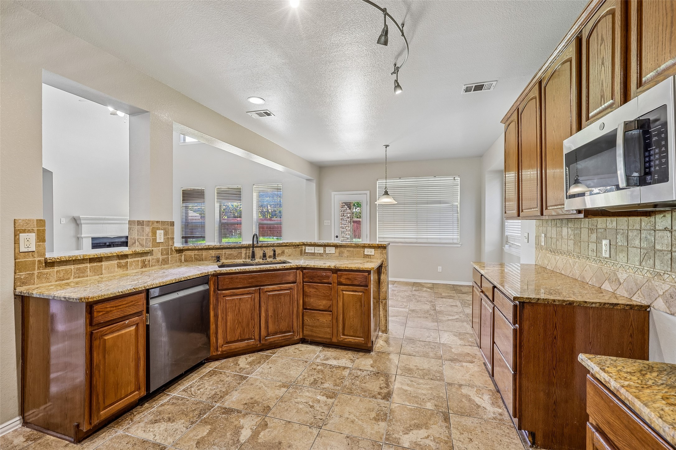 844 Sequoia Way Saginaw TX 76131