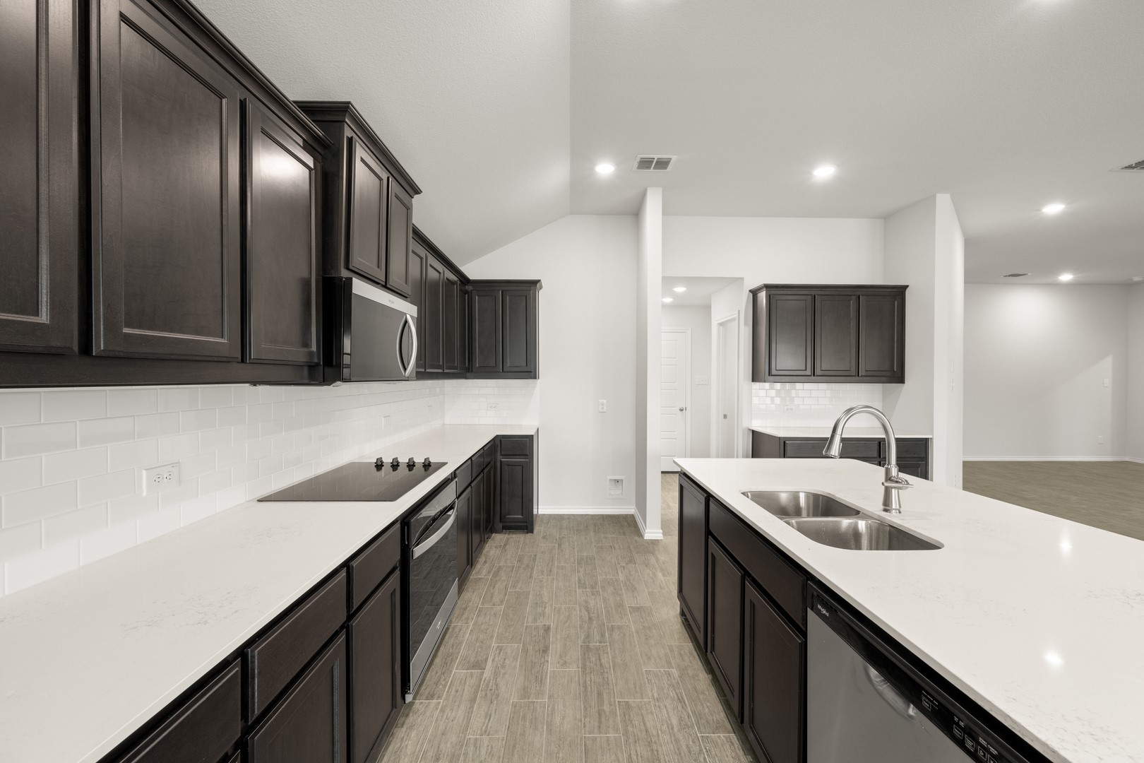 2607 Streamside Drive Burleson TX 76028