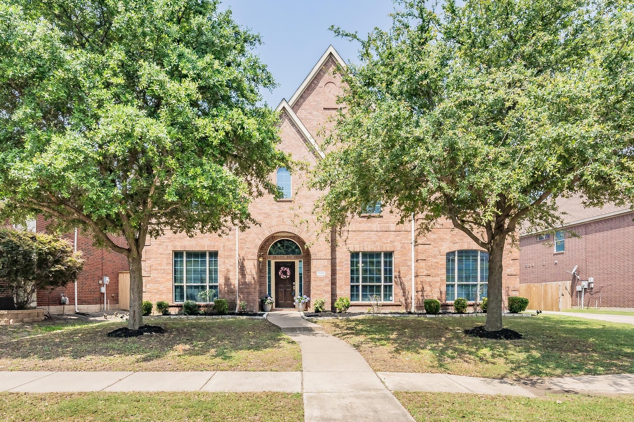 5543 Clay Court Grand Prairie TX 75052