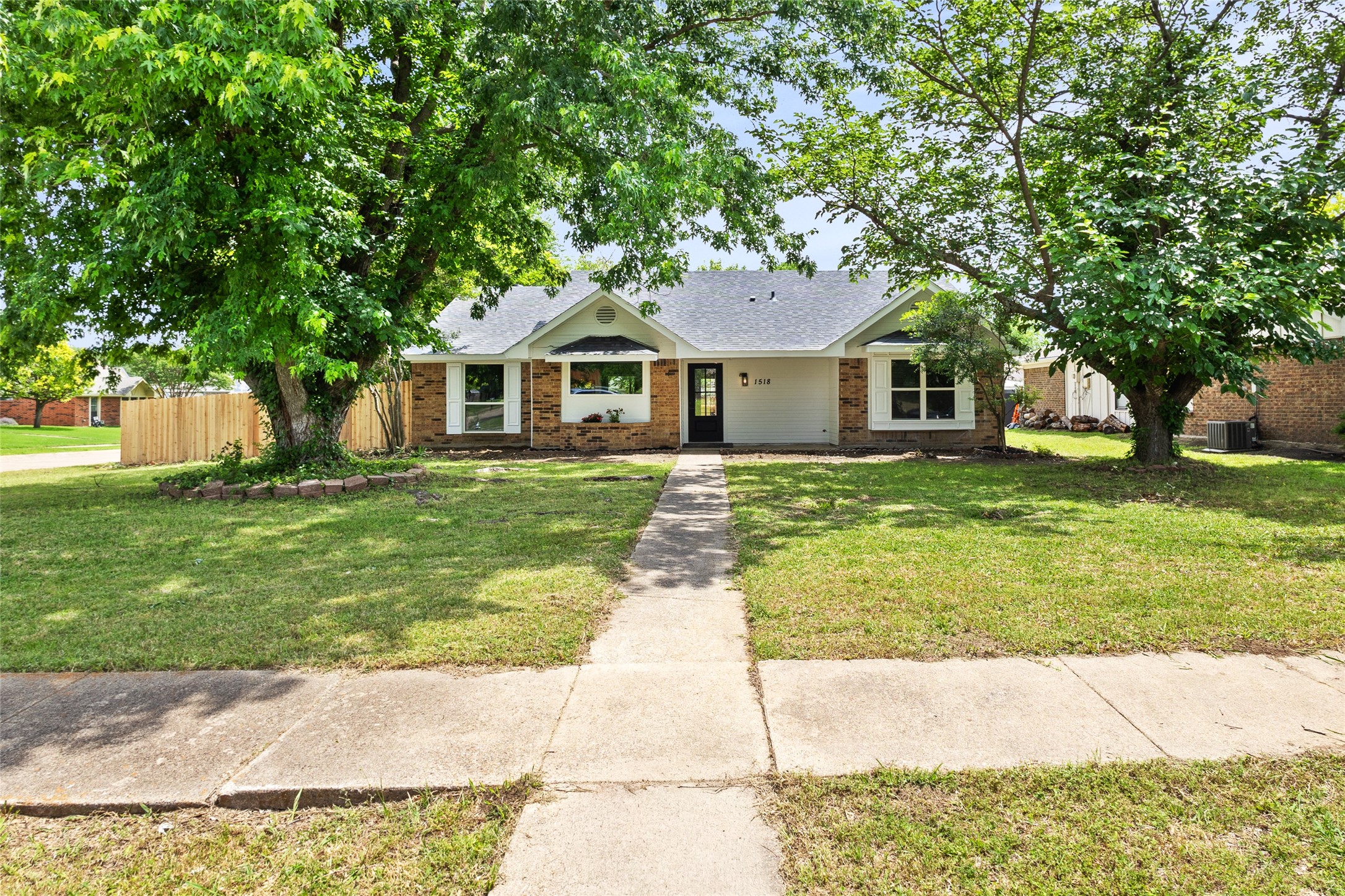 1518 Reisen Drive Garland TX 75040
