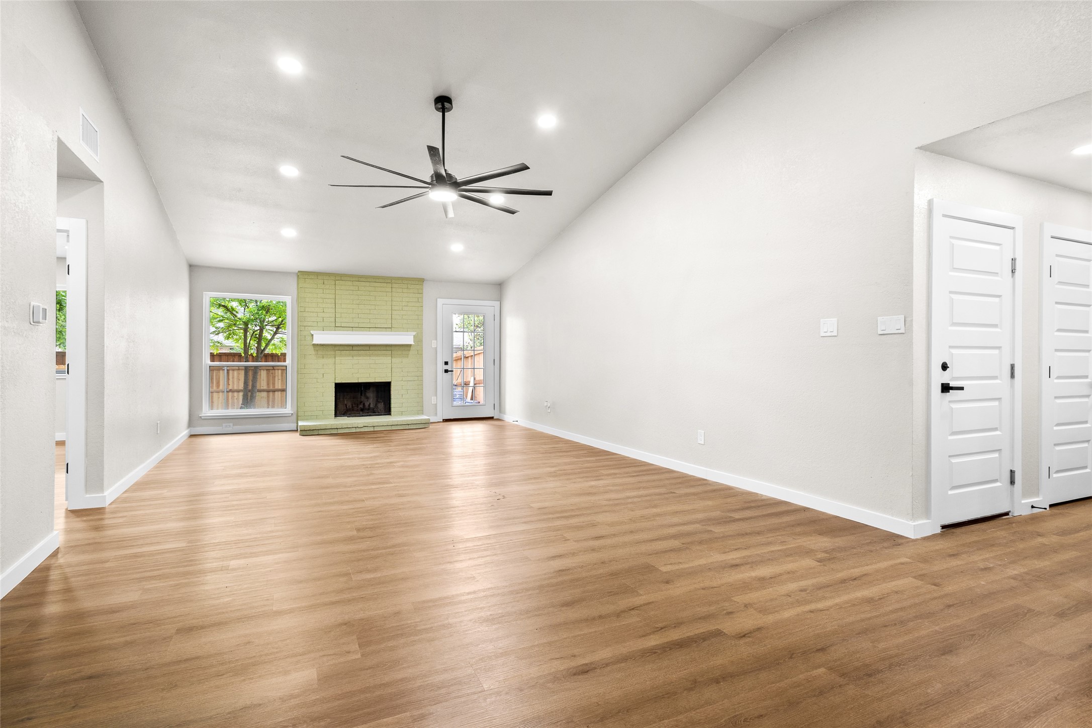 1518 Reisen Drive Garland TX 75040