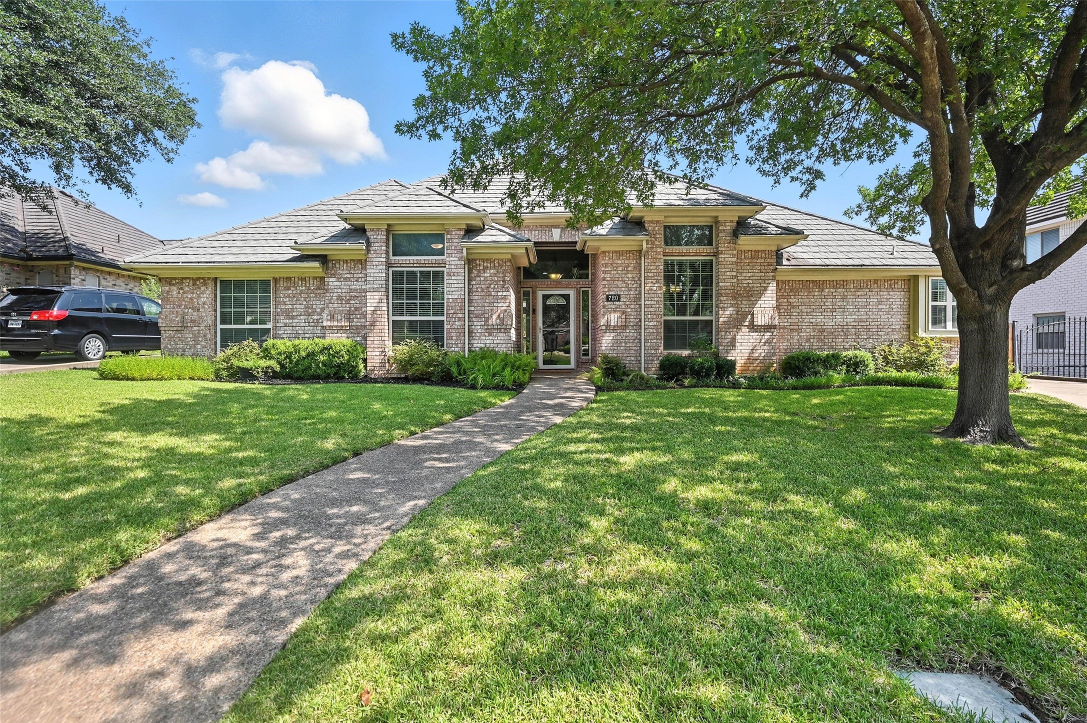 720 Herman Drive Hurst TX 76054