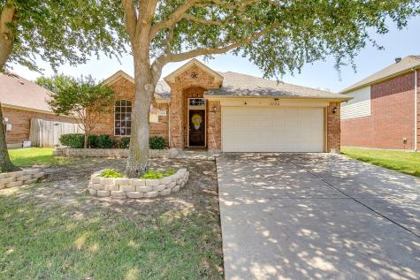 1004 Pebblecreek Drive Burleson TX 76028
