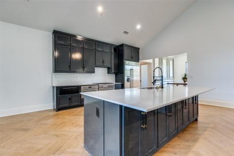 3221 S Glenbrook Drive Garland TX 75041