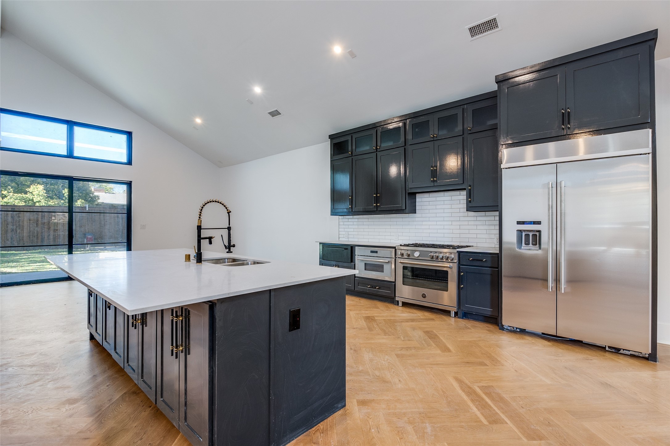 3221 S Glenbrook Drive Garland TX 75041