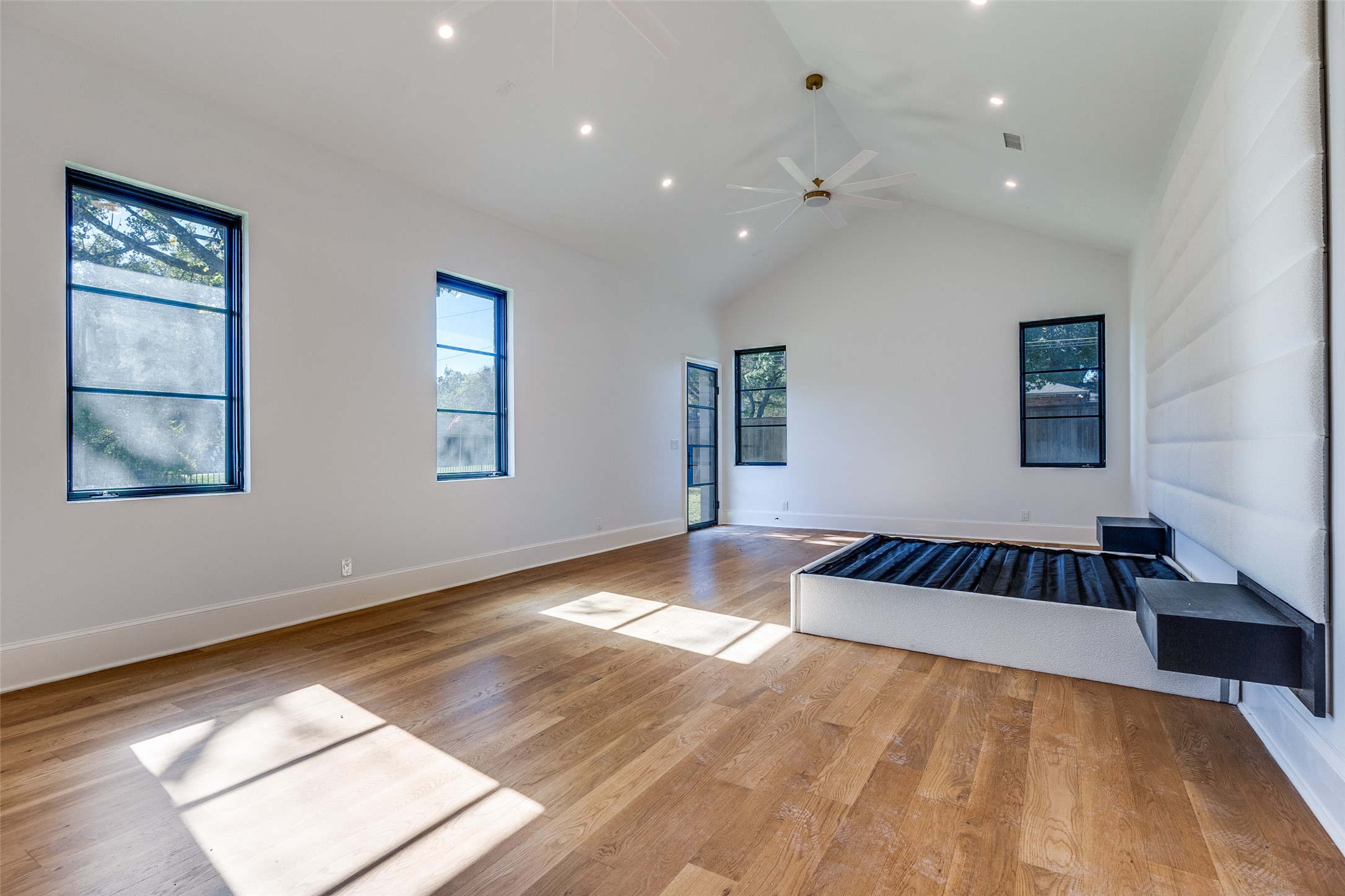 3221 S Glenbrook Drive Garland TX 75041