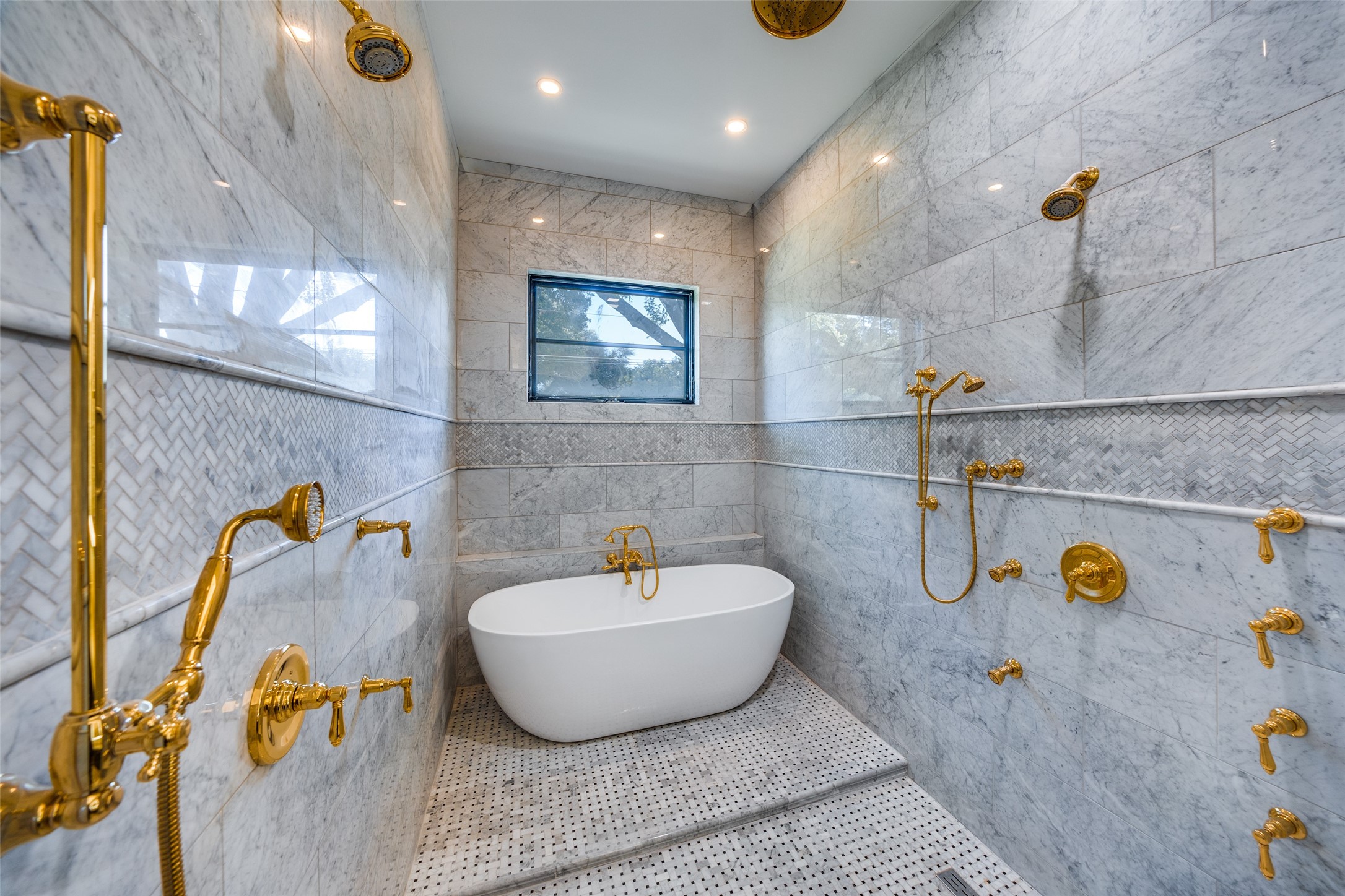 3221 S Glenbrook Drive Garland TX 75041