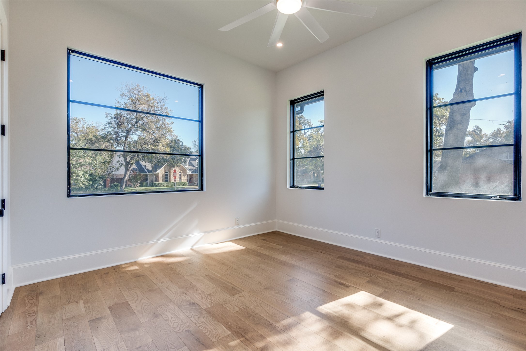 3221 S Glenbrook Drive Garland TX 75041