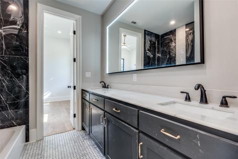 3221 S Glenbrook Drive Garland TX 75041