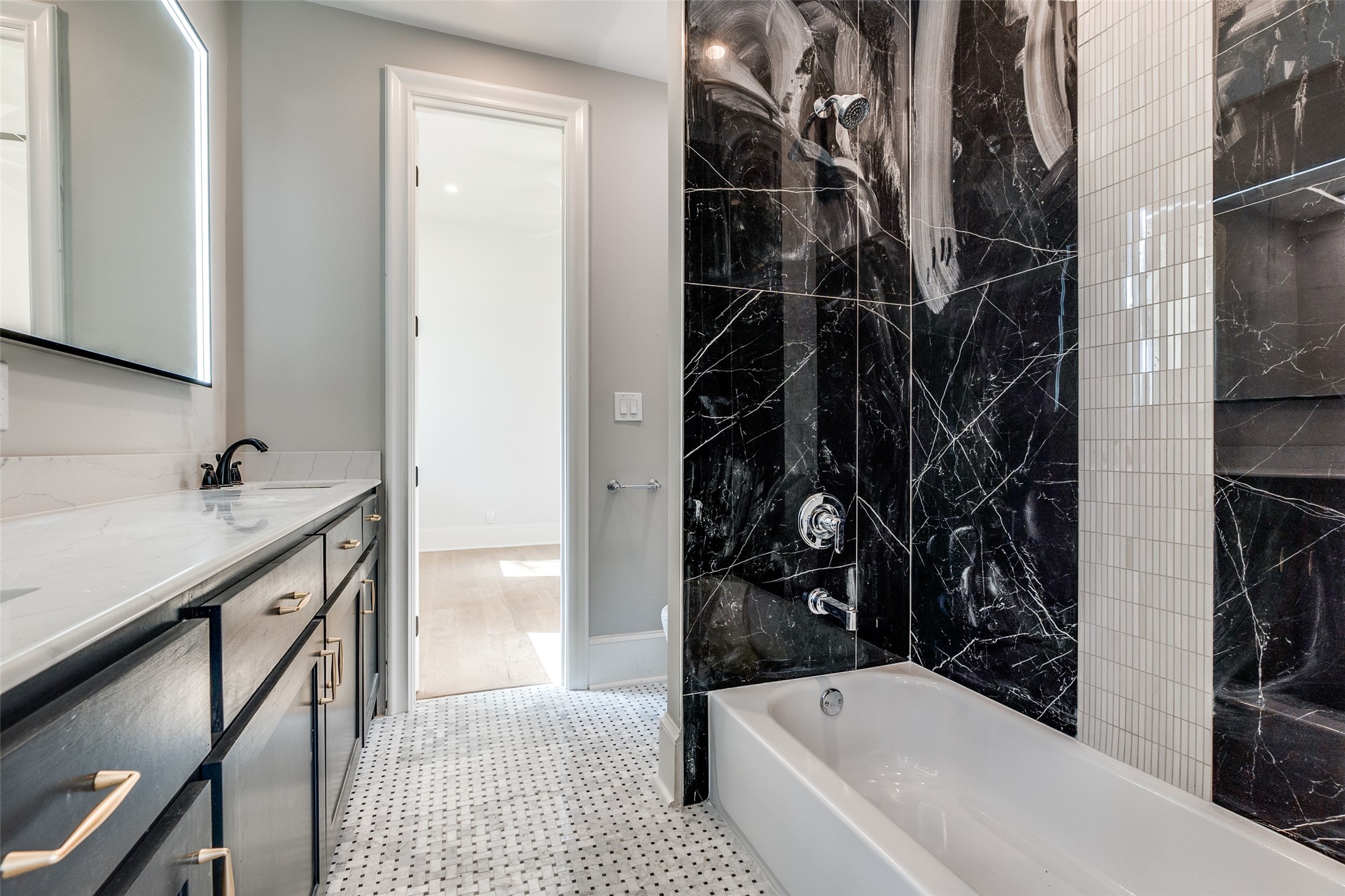 3221 S Glenbrook Drive Garland TX 75041