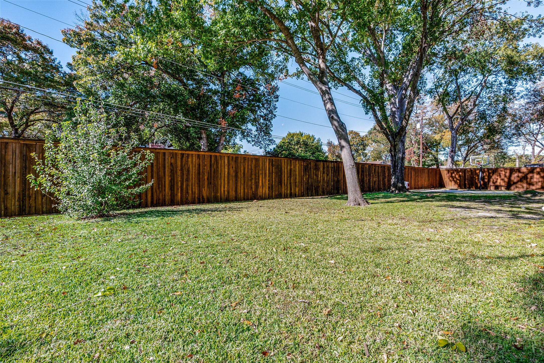 3221 S Glenbrook Drive Garland TX 75041