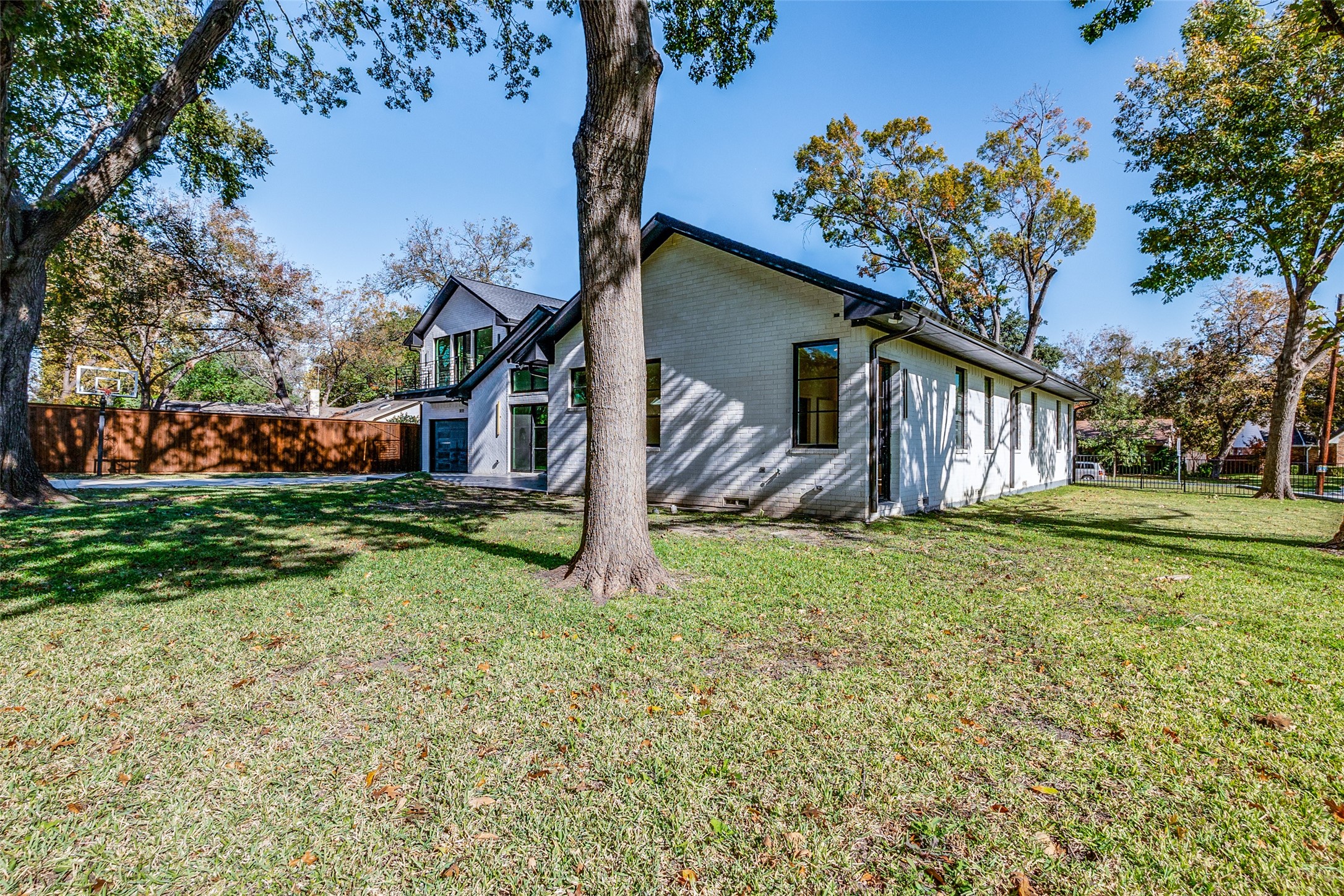 3221 S Glenbrook Drive Garland TX 75041
