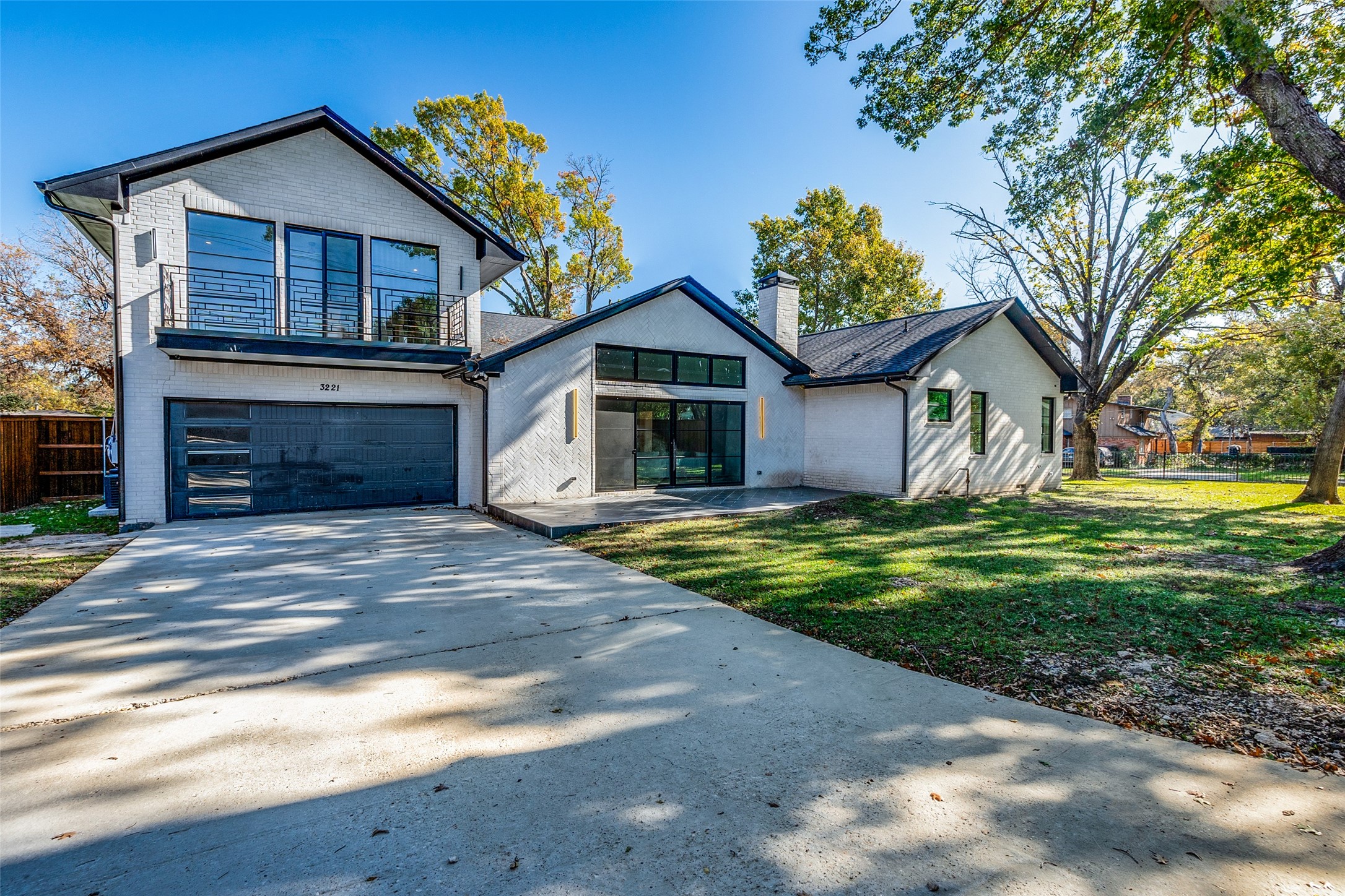 3221 S Glenbrook Drive Garland TX 75041