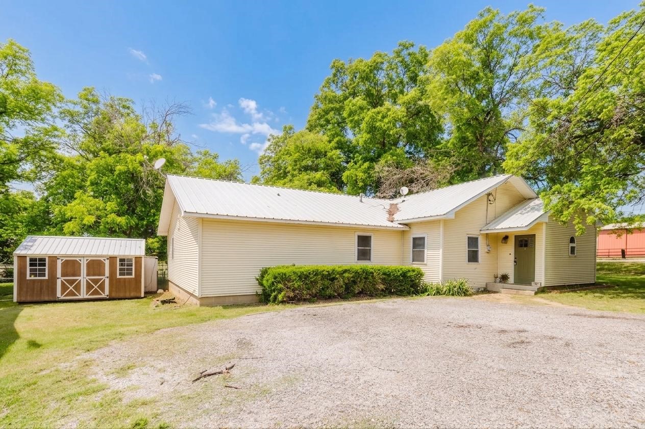 1301 S Green Street Eastland TX 76448