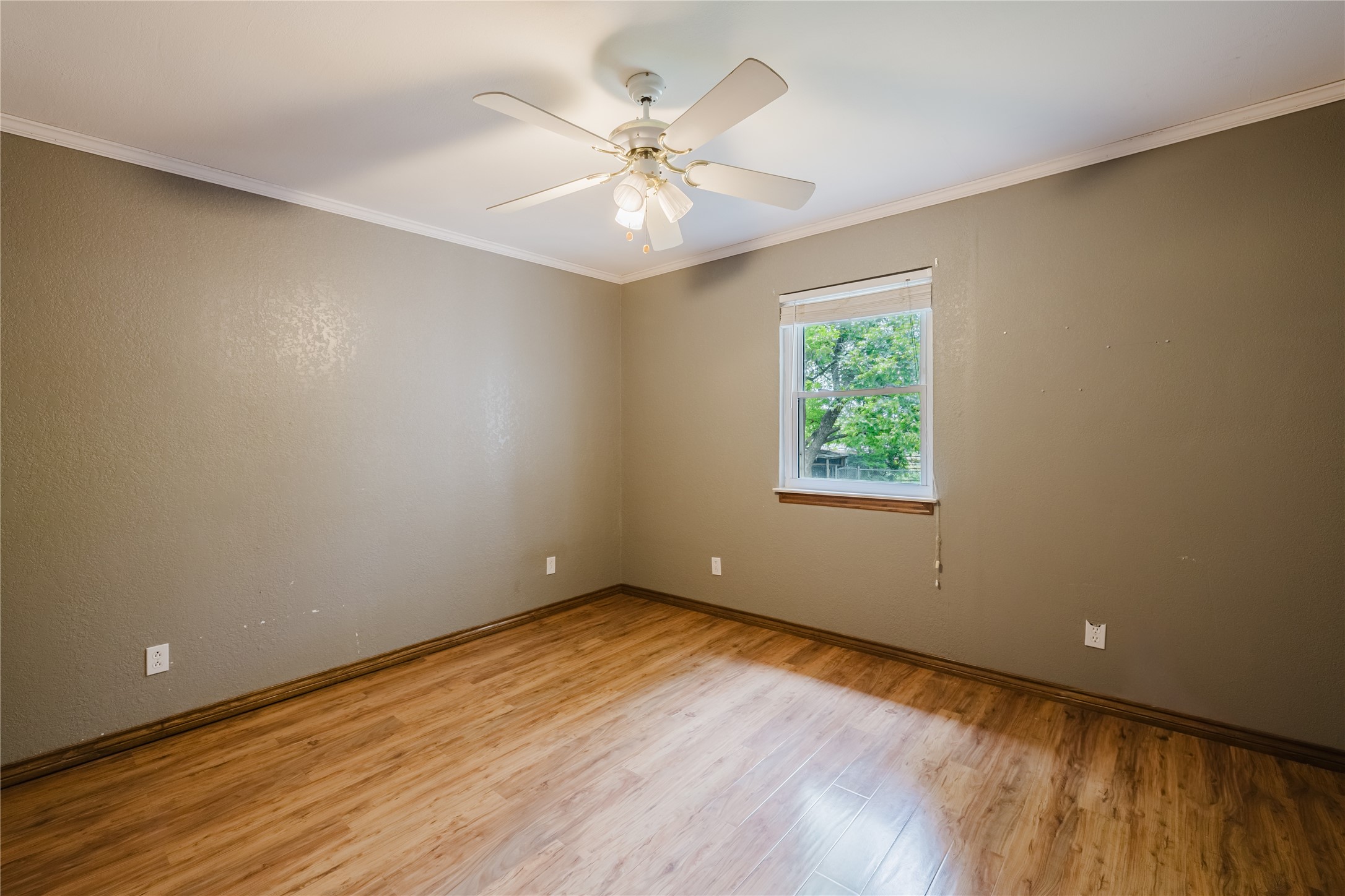 1301 S Green Street Eastland TX 76448