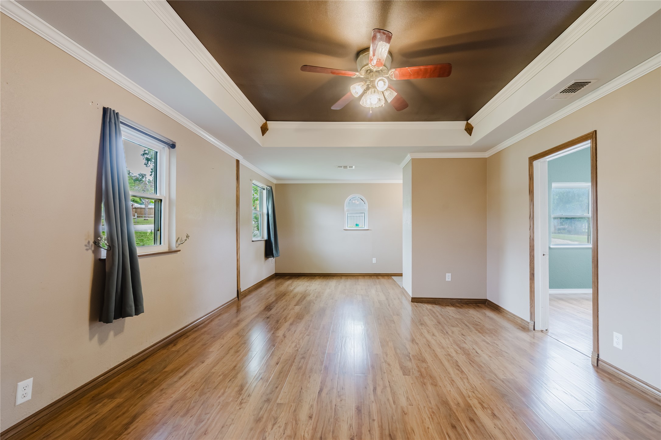 1301 S Green Street Eastland TX 76448