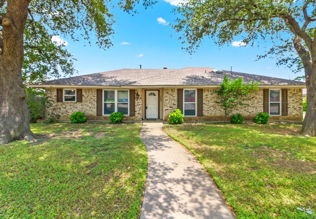 1509 Rocky Point Drive Lewisville TX 75077