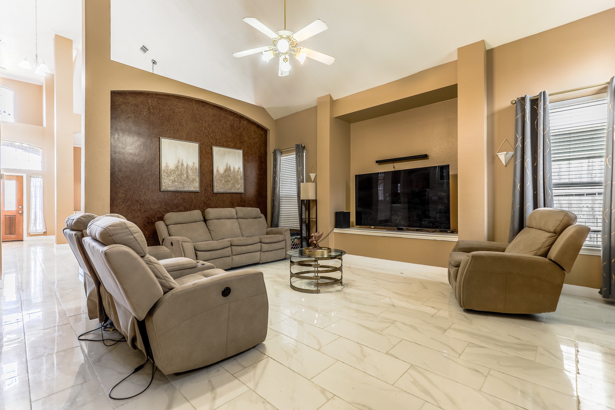 611 Laura Lane Grand Prairie TX 75052
