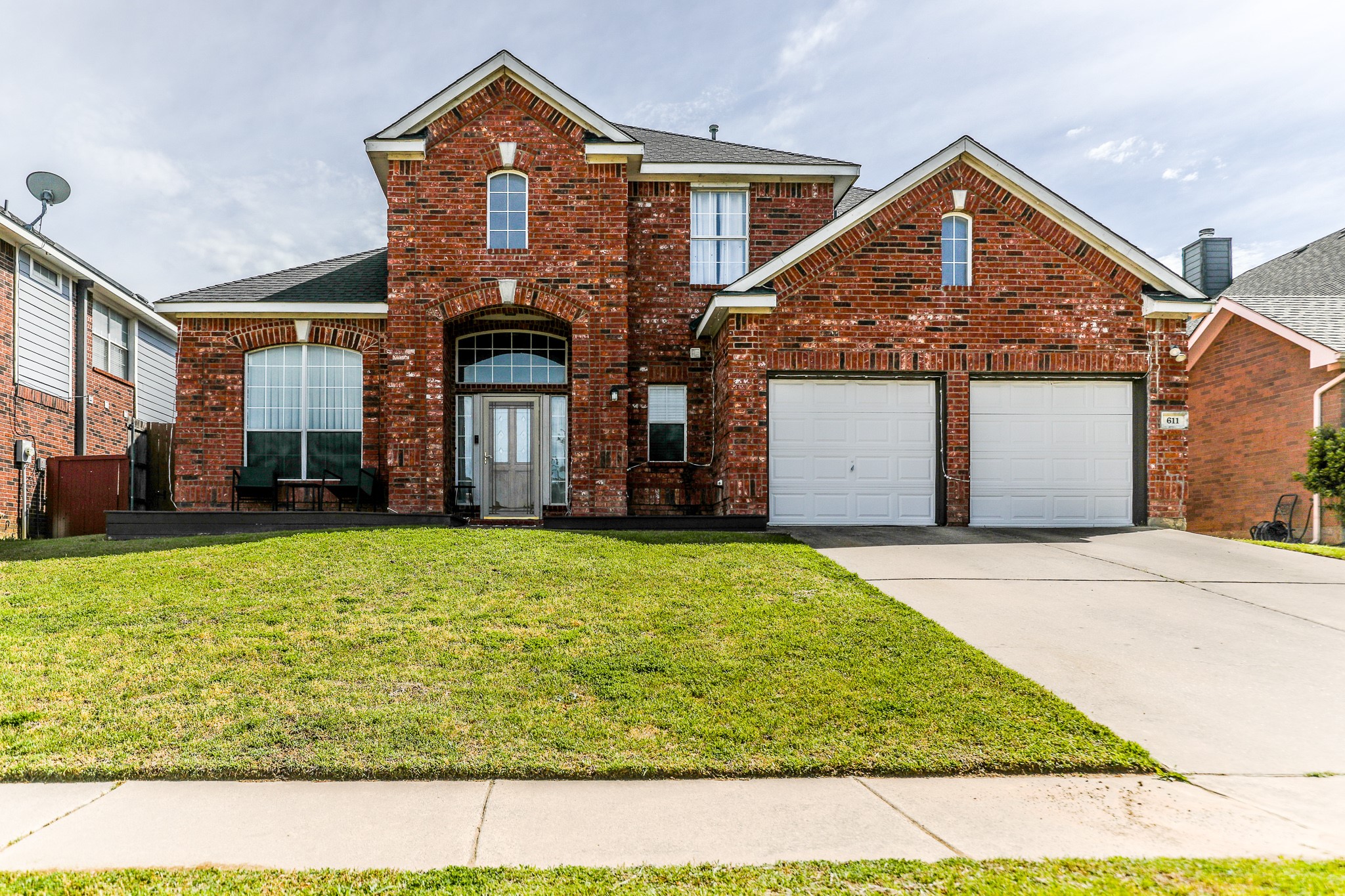 611 Laura Lane Grand Prairie TX 75052