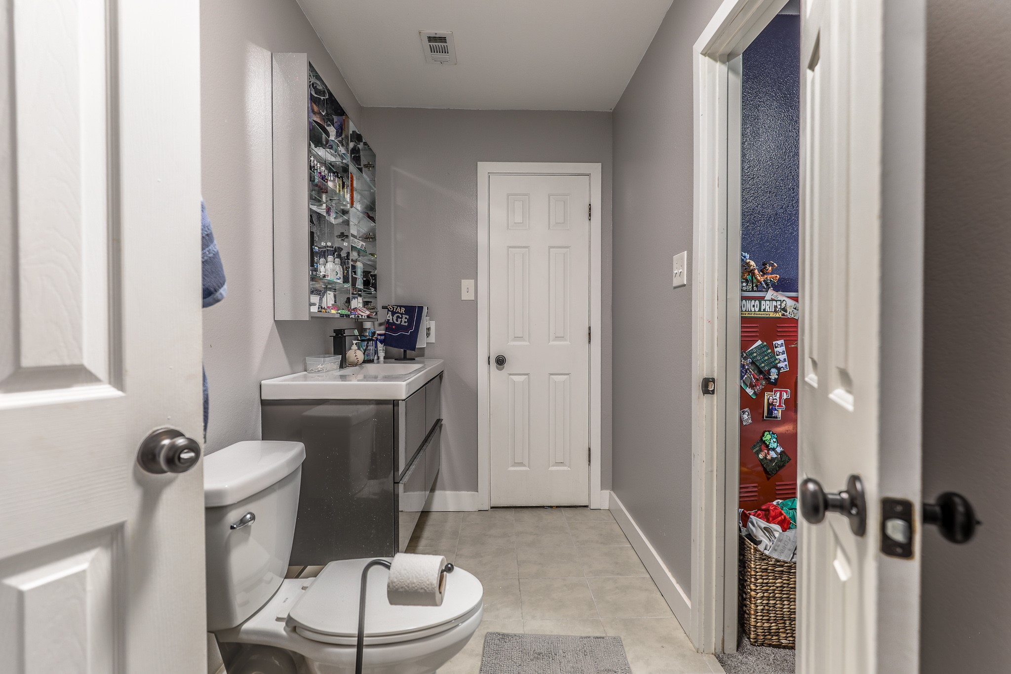 611 Laura Lane Grand Prairie TX 75052