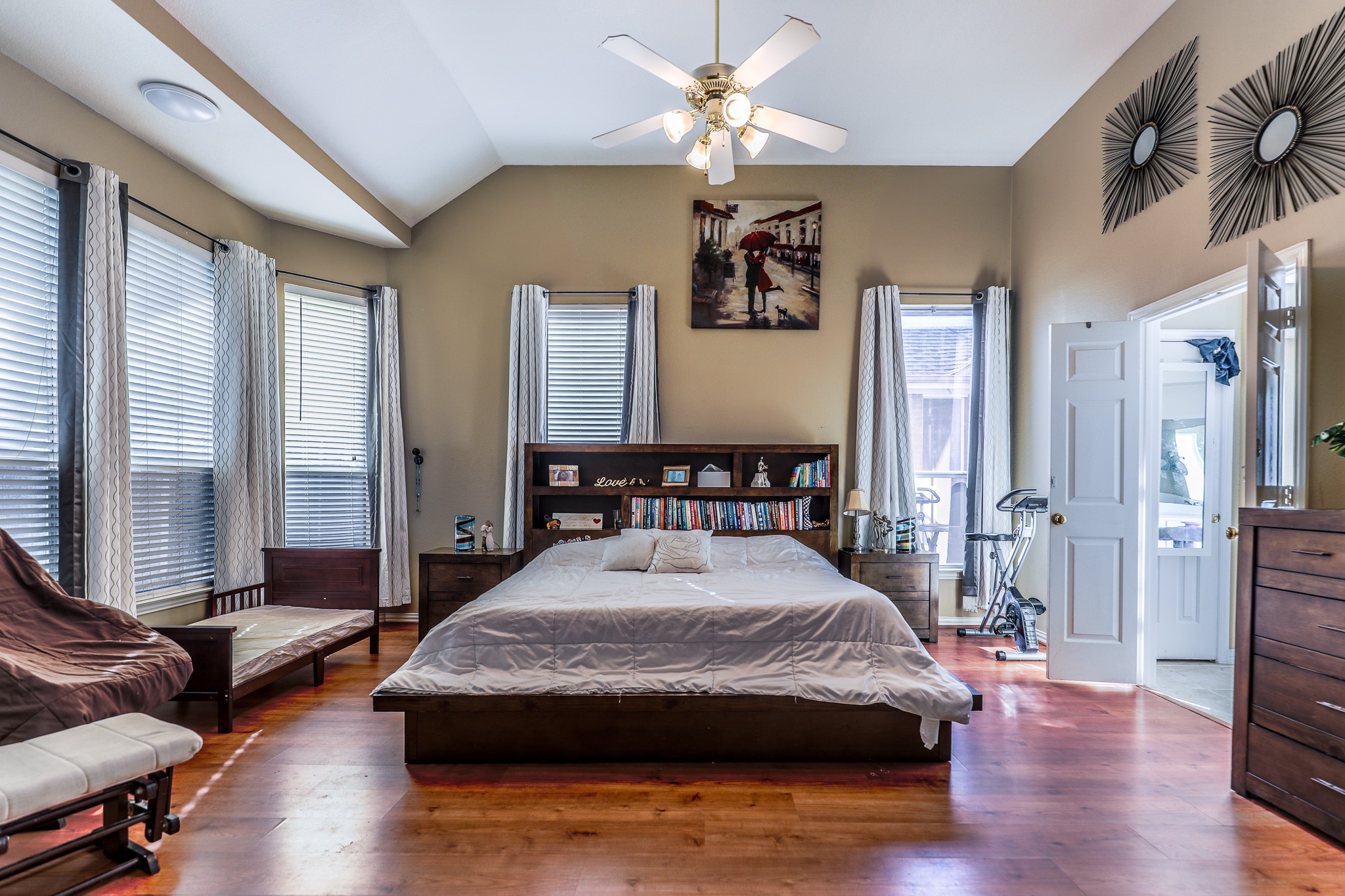 611 Laura Lane Grand Prairie TX 75052