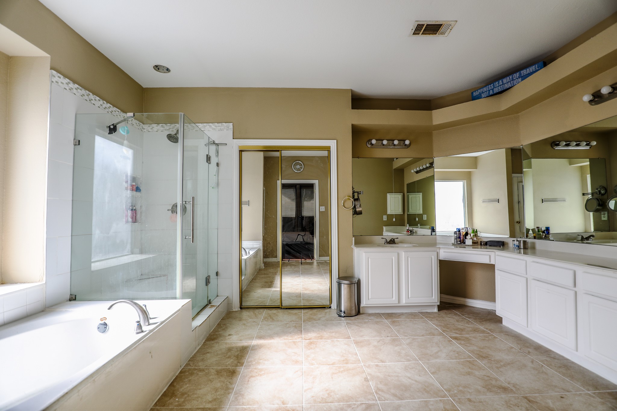 611 Laura Lane Grand Prairie TX 75052