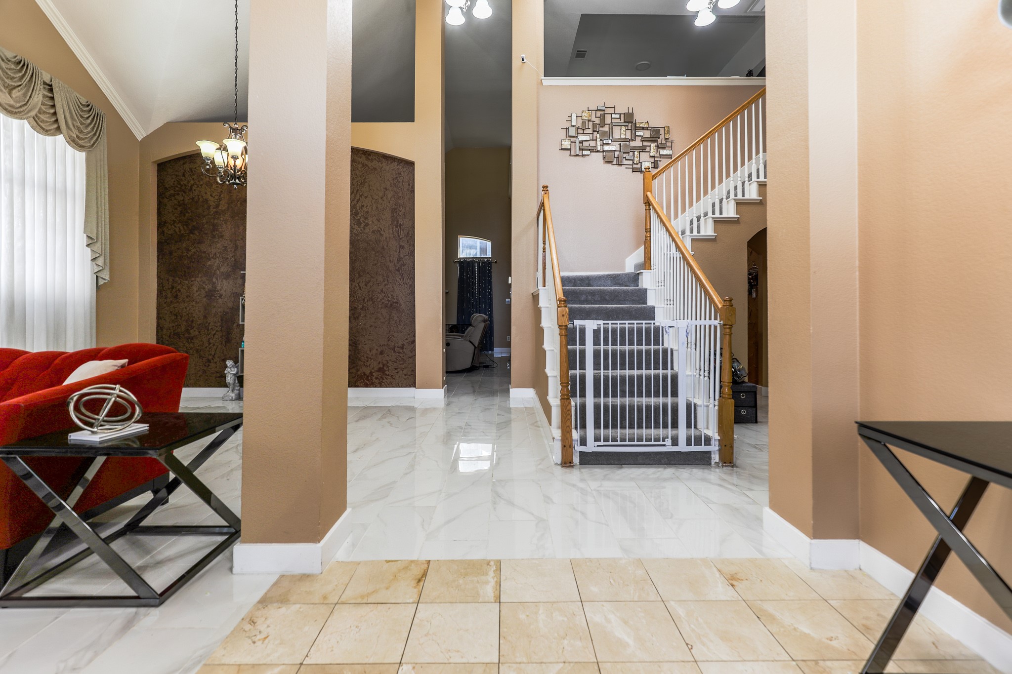 611 Laura Lane Grand Prairie TX 75052