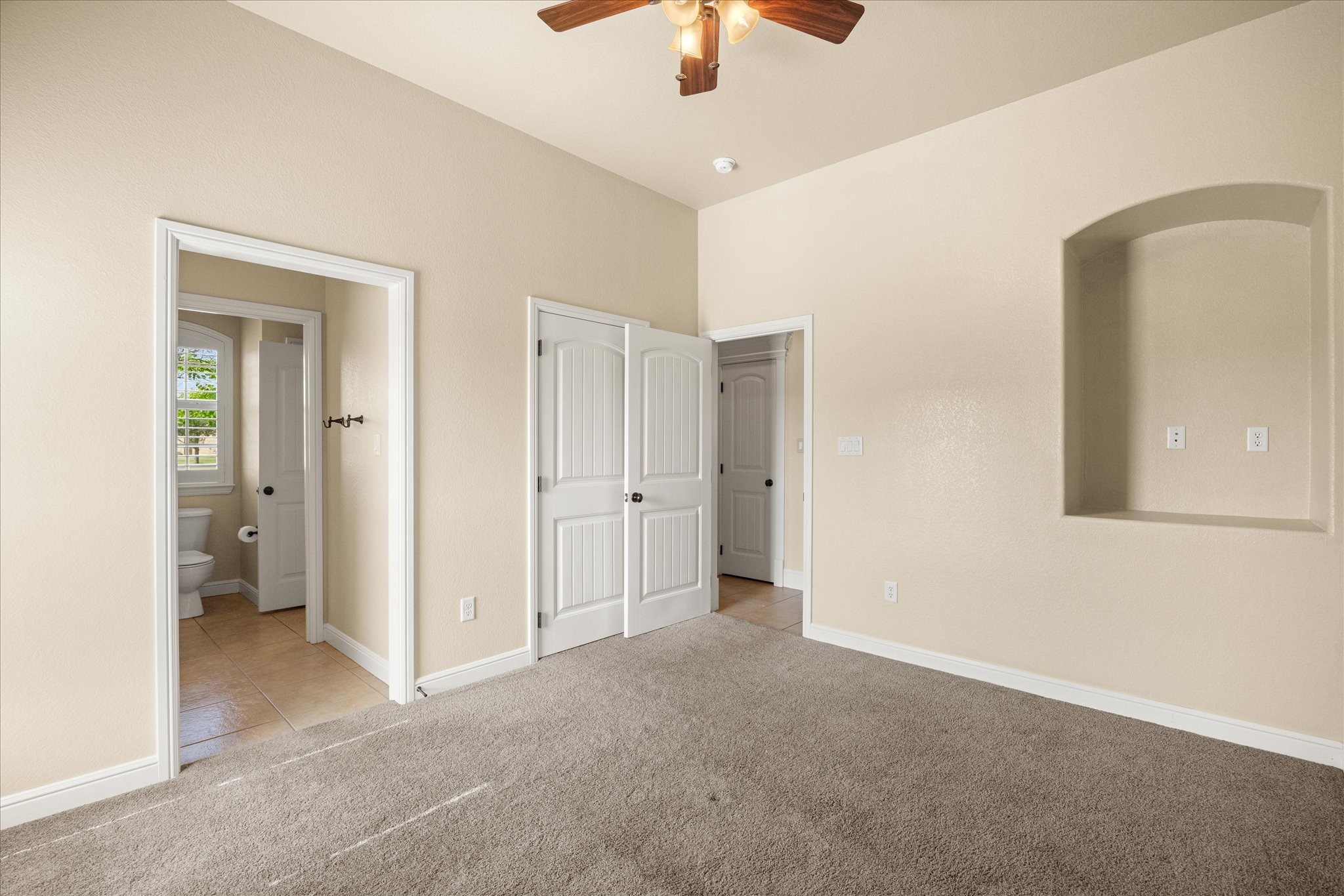 1106 W Iberian Court Granbury TX 76048