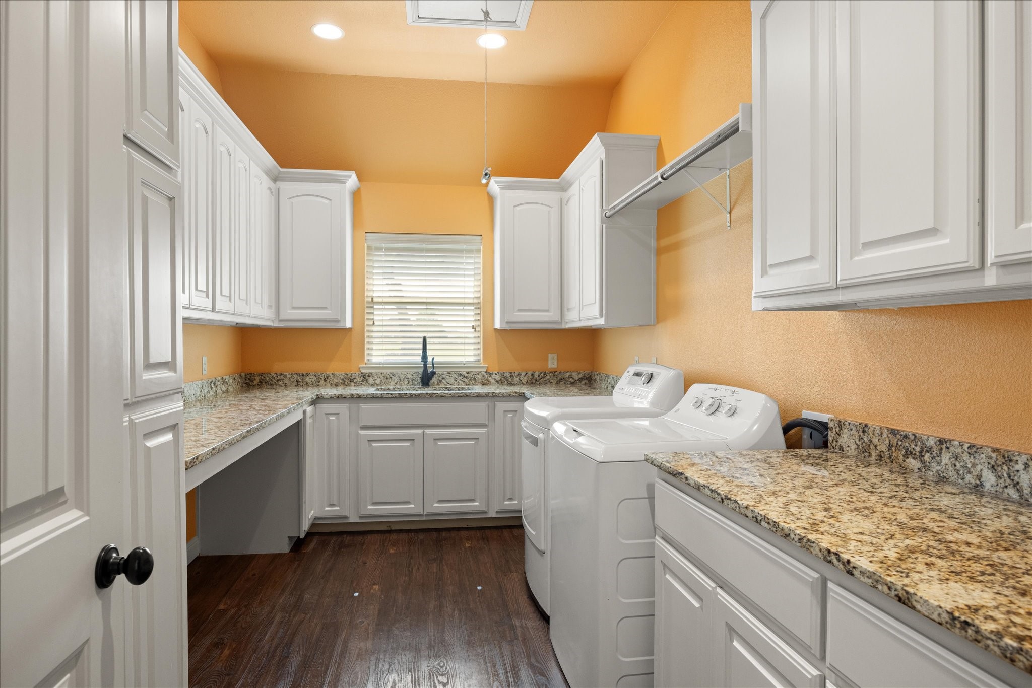 1106 W Iberian Court Granbury TX 76048