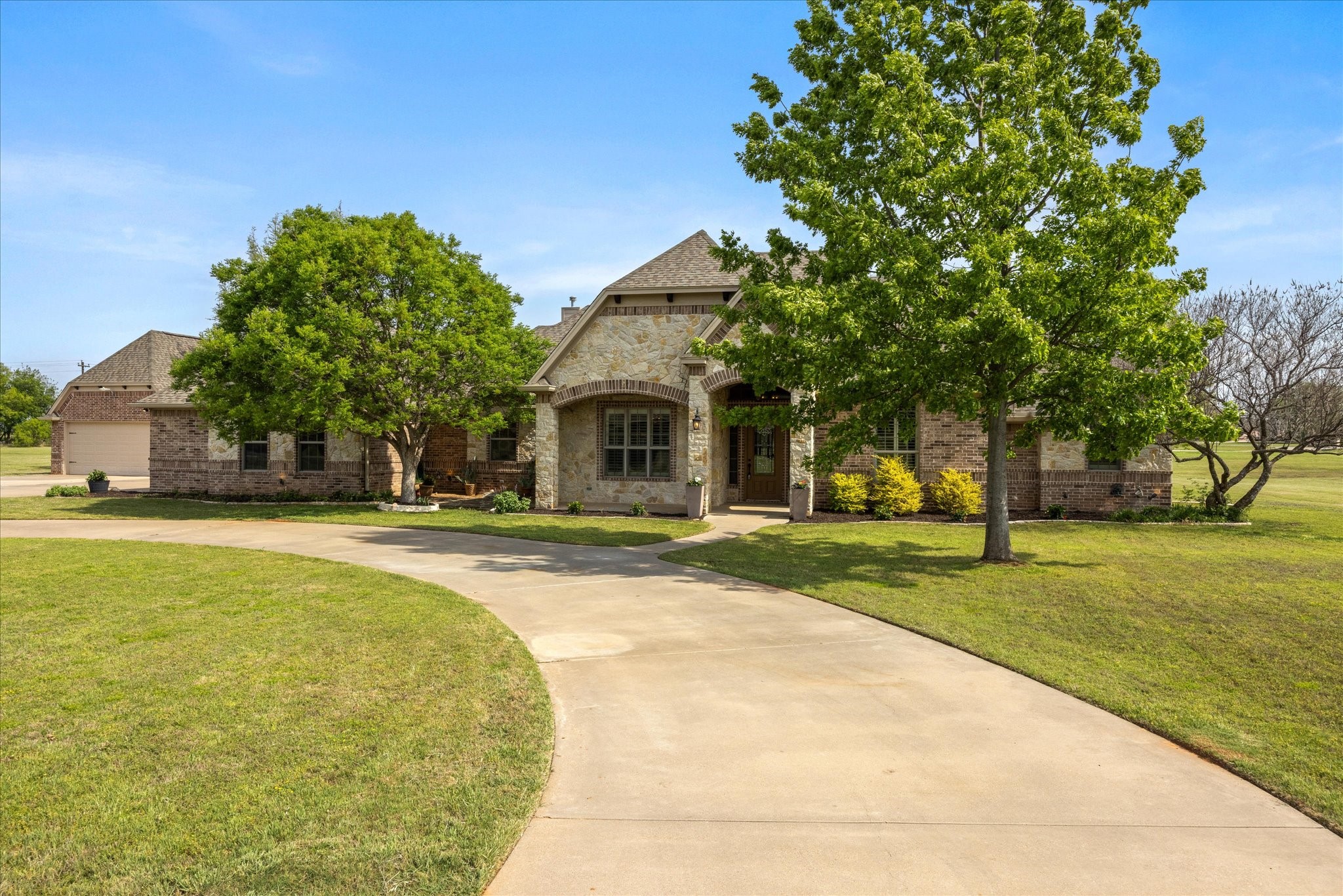 1106 W Iberian Court Granbury TX 76048
