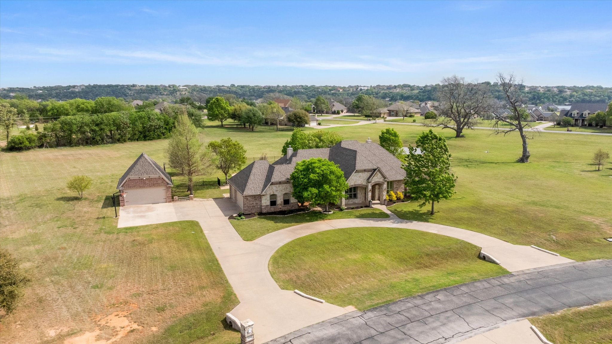 1106 W Iberian Court Granbury TX 76048