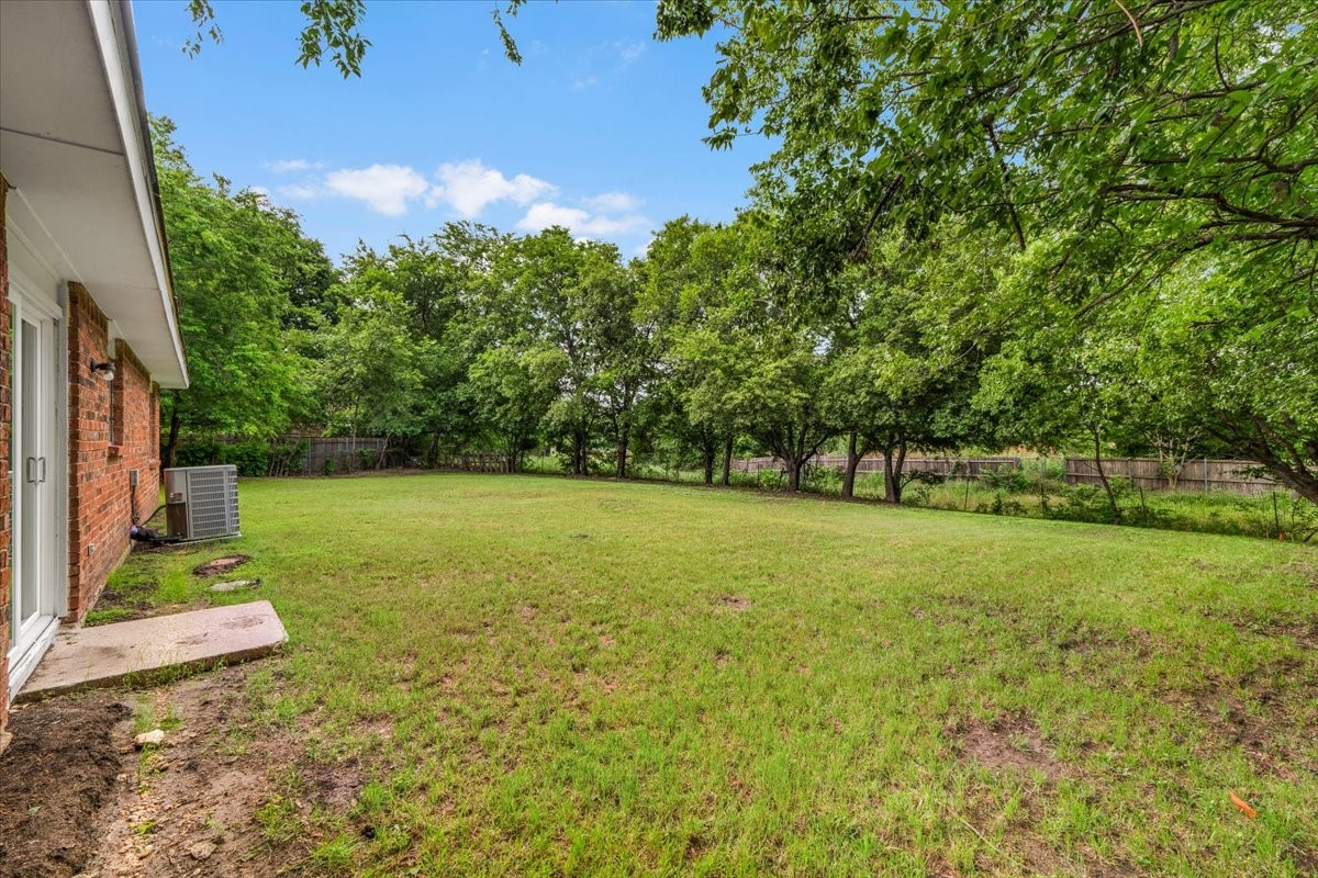 5817 Sidewinder Trail Fort Worth TX 76131