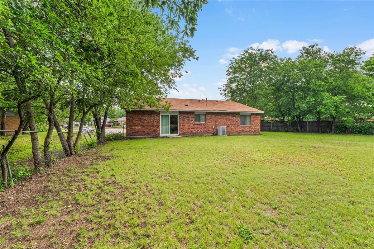 5817 Sidewinder Trail Fort Worth TX 76131