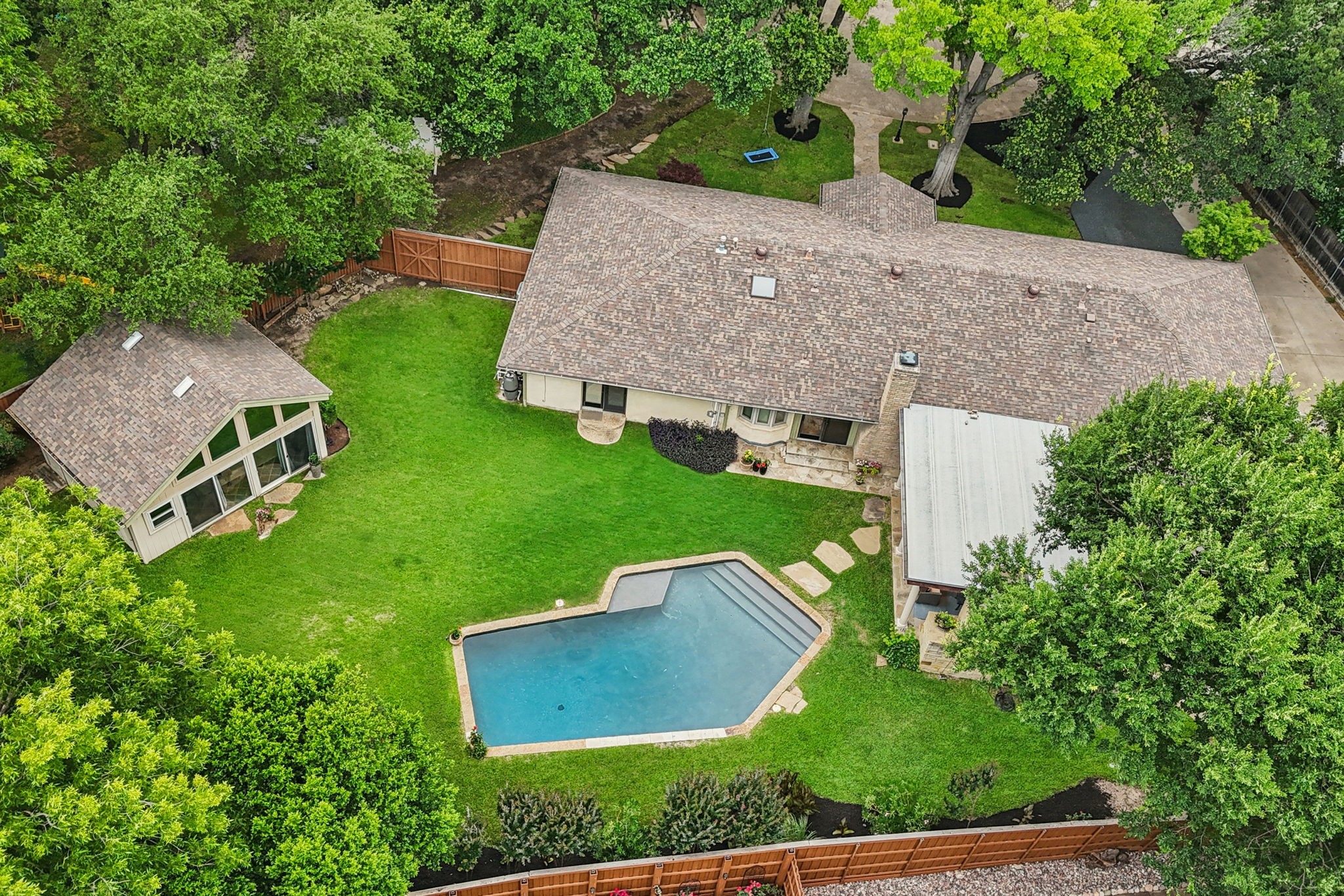 6942 Desco Place Dallas TX 75225